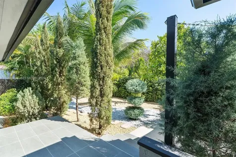 261 NE 47th Street Miami FL 33137