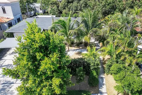 261 NE 47th Street Miami FL 33137