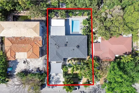 261 NE 47th Street Miami FL 33137