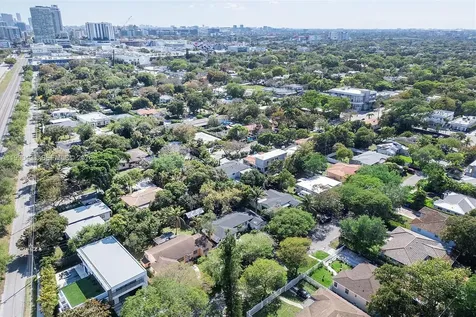 261 NE 47th Street Miami FL 33137