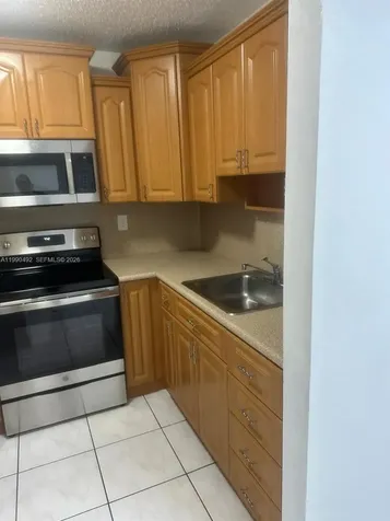 2565 W 56th Street Hialeah FL 33016