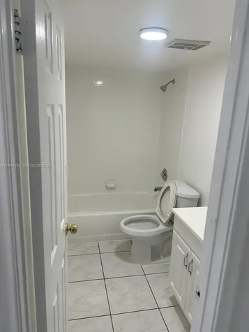2565 W 56th Street Hialeah FL 33016