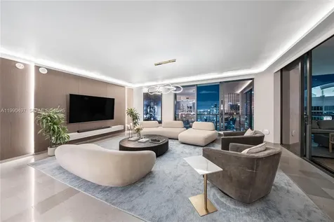 68 SE 6th Street Miami FL 33131