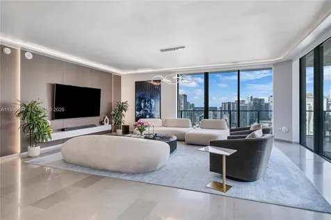 68 SE 6th Street Miami FL 33131