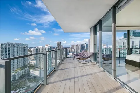 68 SE 6th Street Miami FL 33131