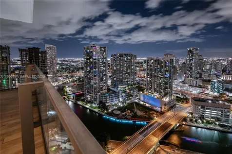 68 SE 6th Street Miami FL 33131