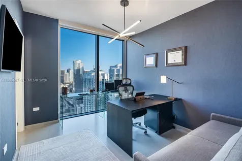 68 SE 6th Street Miami FL 33131