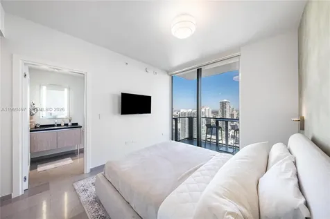 68 SE 6th Street Miami FL 33131