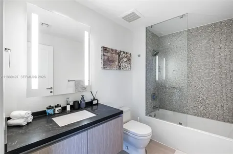 68 SE 6th Street Miami FL 33131