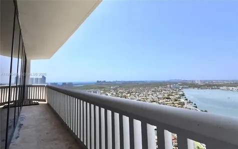 1000 Island Boulevard Aventura FL 33160