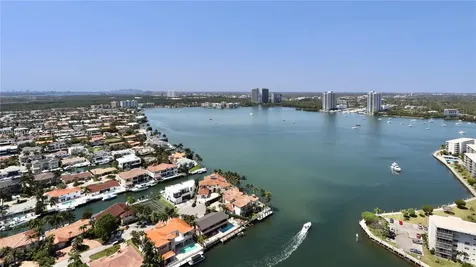 1000 Island Boulevard Aventura FL 33160