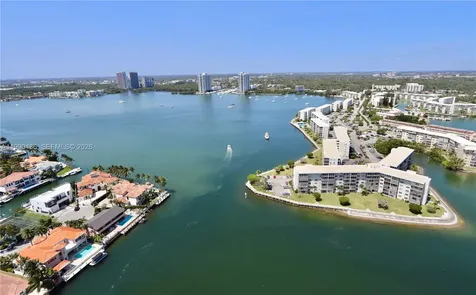 1000 Island Boulevard Aventura FL 33160