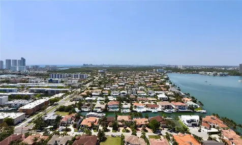 1000 Island Boulevard Aventura FL 33160