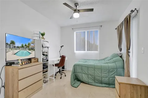 2640 S University Drive Davie FL 33328