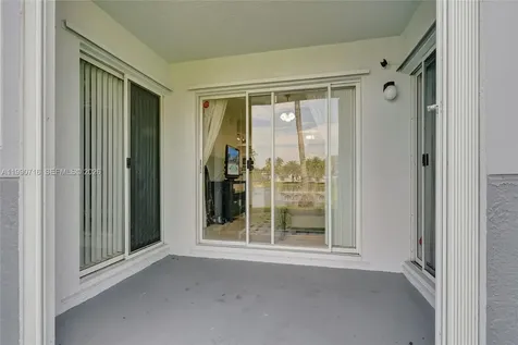 2640 S University Drive Davie FL 33328