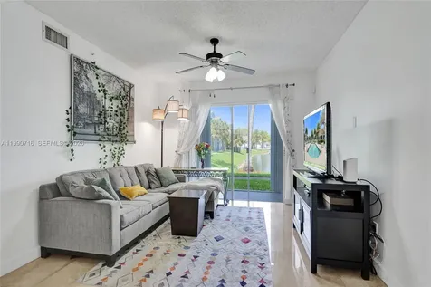 2640 S University Drive Davie FL 33328