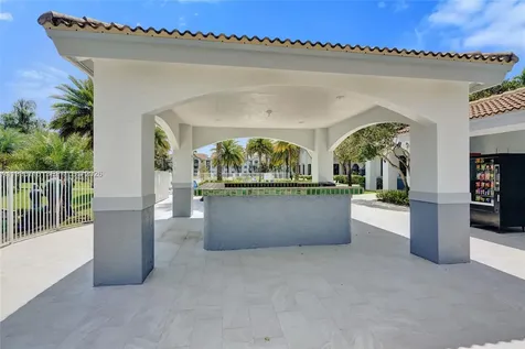 2640 S University Drive Davie FL 33328