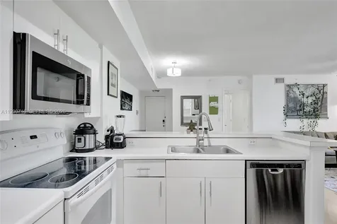 2640 S University Drive Davie FL 33328
