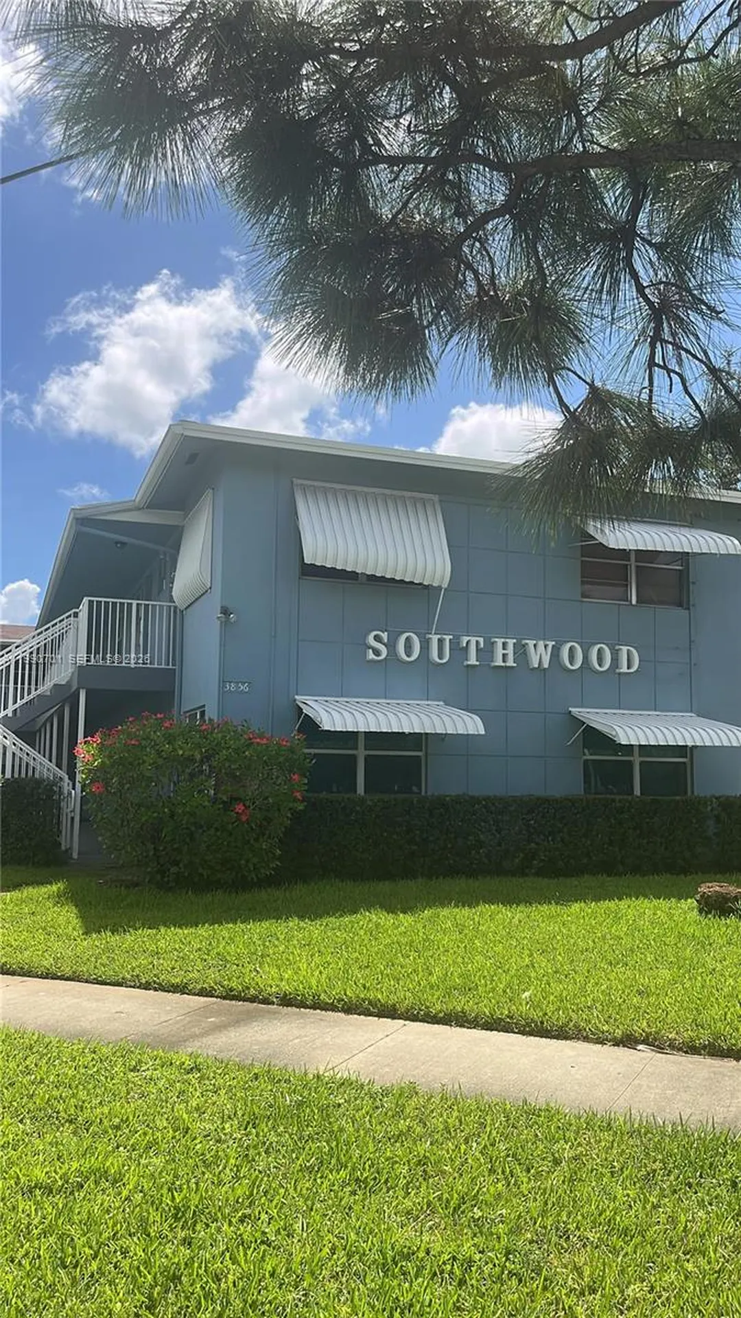 3856 S Cir Drive Hollywood FL 33021