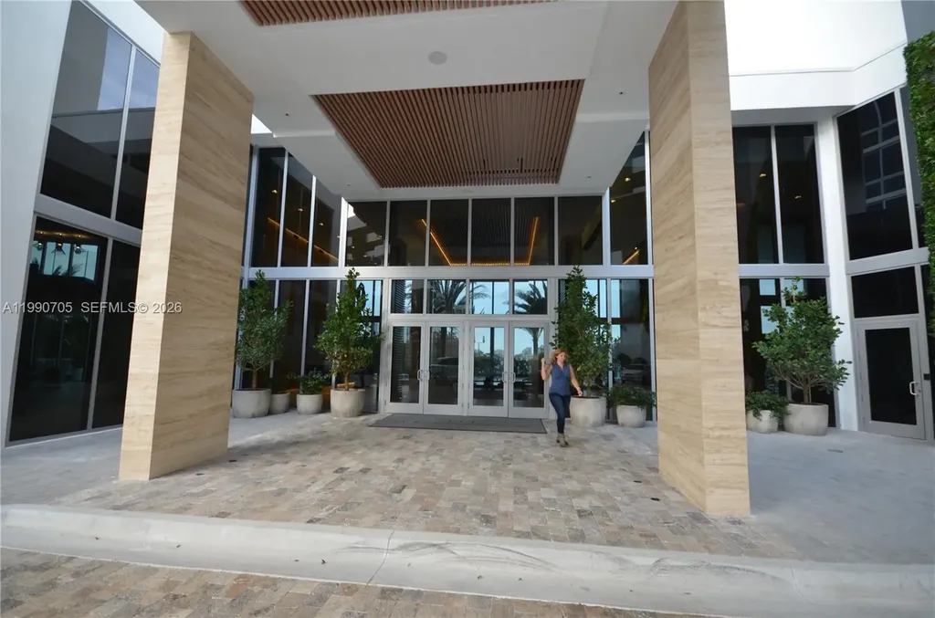 16385 Biscayne Boulevard North Miami Beach FL 33160