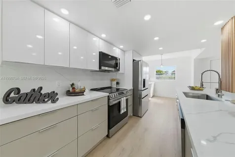 800 SW 125th Way Pembroke Pines FL 33027