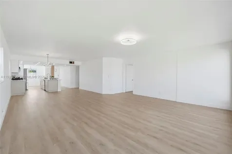 800 SW 125th Way Pembroke Pines FL 33027