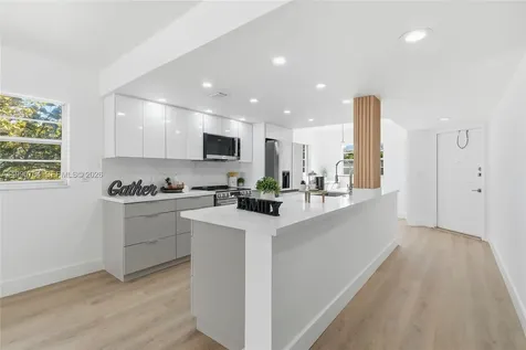 800 SW 125th Way Pembroke Pines FL 33027