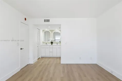 800 SW 125th Way Pembroke Pines FL 33027
