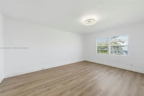 800 SW 125th Way Pembroke Pines FL 33027