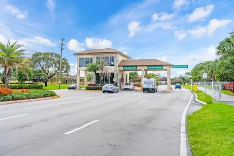 800 SW 125th Way Pembroke Pines FL 33027