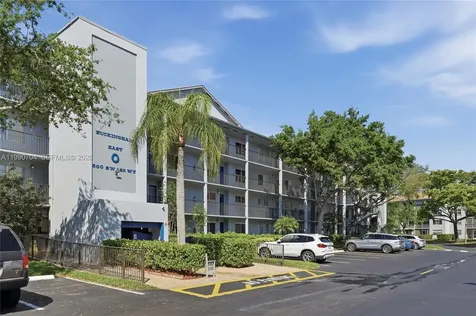 800 SW 125th Way Pembroke Pines FL 33027
