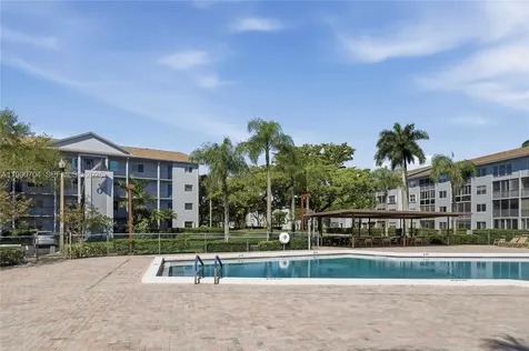 800 SW 125th Way Pembroke Pines FL 33027