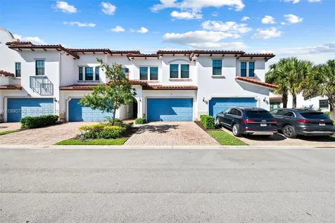 11724 SW 13th Lane Pembroke Pines FL 33025