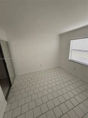 860 NE 207th Terrace Miami FL 33179
