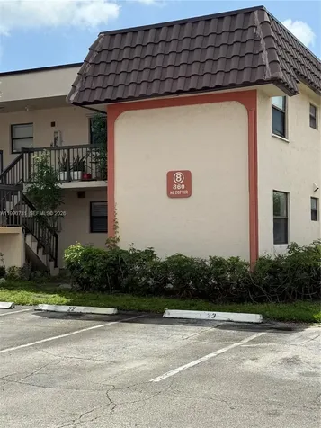 860 NE 207th Terrace Miami FL 33179