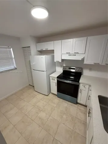 860 NE 207th Terrace Miami FL 33179