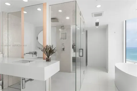300 S Pointe Drive Miami Beach FL 33139