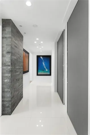 300 S Pointe Drive Miami Beach FL 33139