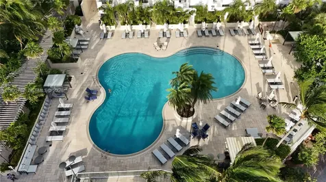 300 S Pointe Drive Miami Beach FL 33139
