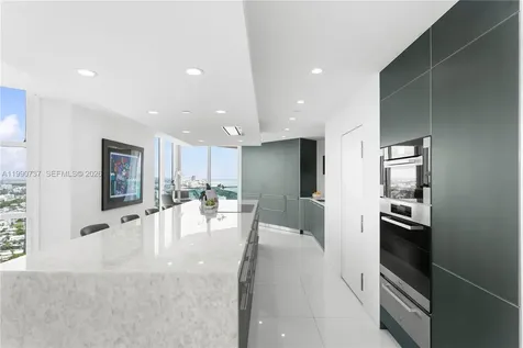 300 S Pointe Drive Miami Beach FL 33139