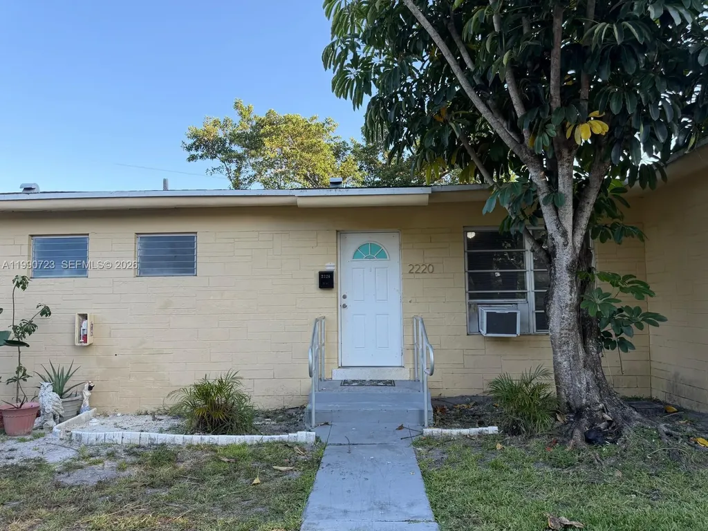2210 NE 170th Street North Miami Beach FL 33160