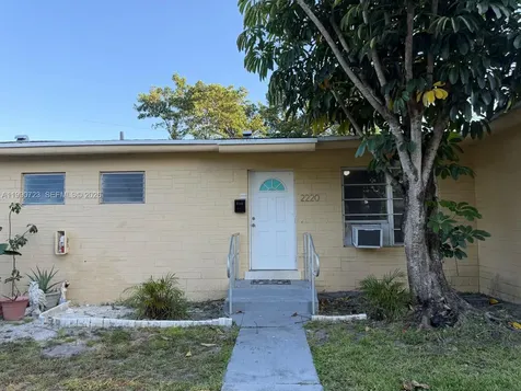 2210 NE 170th Street North Miami Beach FL 33160