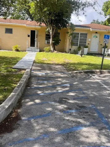2210 NE 170th Street North Miami Beach FL 33160
