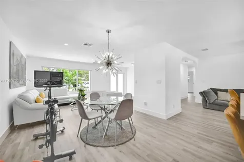 1431 NW 70th Avenue Plantation FL 33313