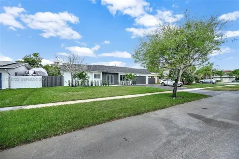 1431 NW 70th Avenue Plantation FL 33313