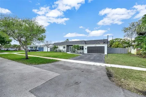 1431 NW 70th Avenue Plantation FL 33313