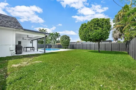 1431 NW 70th Avenue Plantation FL 33313