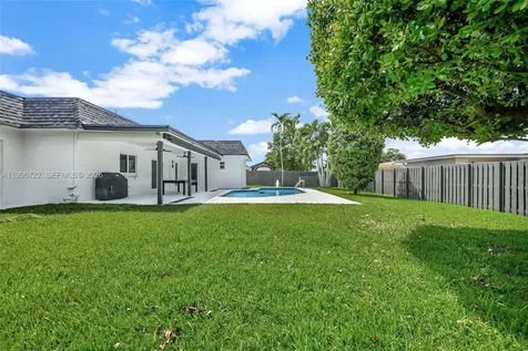 1431 NW 70th Avenue Plantation FL 33313