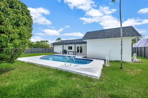 1431 NW 70th Avenue Plantation FL 33313