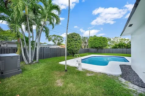 1431 NW 70th Avenue Plantation FL 33313